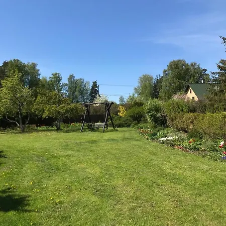 Brivdienu Maja Mierpilnai Gimenes Atputai Siltumnica Skulte  Exterior photo