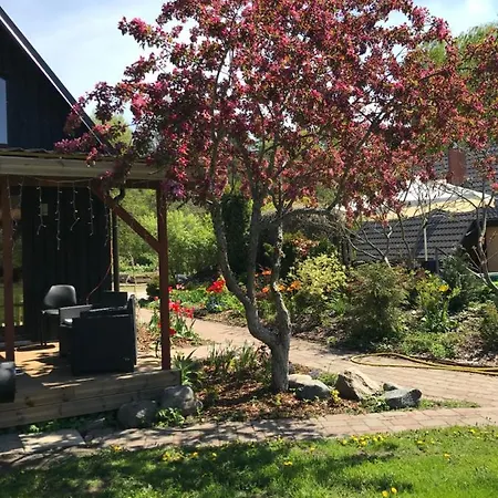 Brivdienu Maja Mierpilnai Gimenes Atputai Siltumnica Skulte  Exterior photo